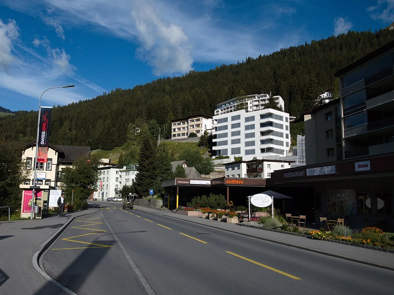 Private Transfer from Zurich to Davos 2 - Zurich to Davos Transfer Davos Promenade