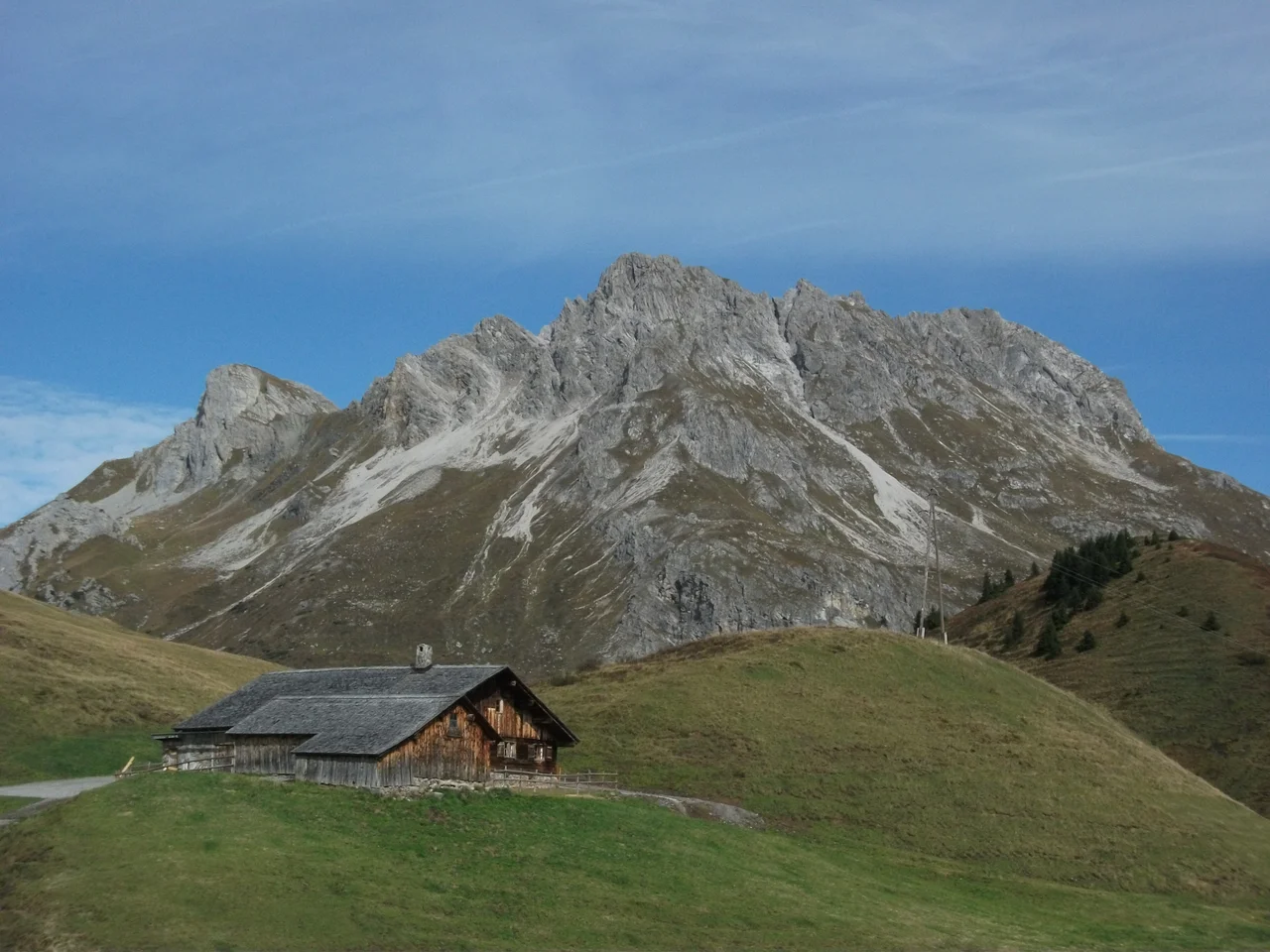 Gaisbühelalpe above Oberlech with mountain scenery