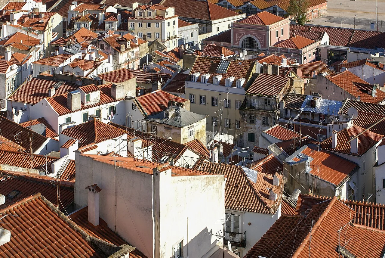 Lisbon Airport to Lisbon Transfer 1 - Lisbon Airport to Lisbon transfer Alfama