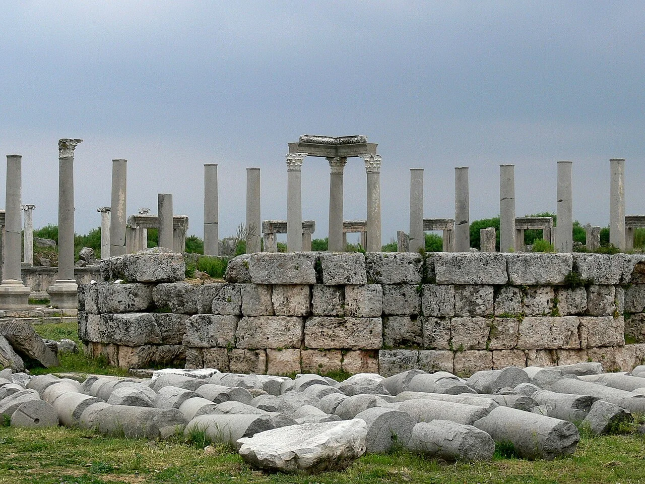 Antalya to Kundu Transfer 3 - Antalya to Kundu transfer Agora structure at Perge Ancient City