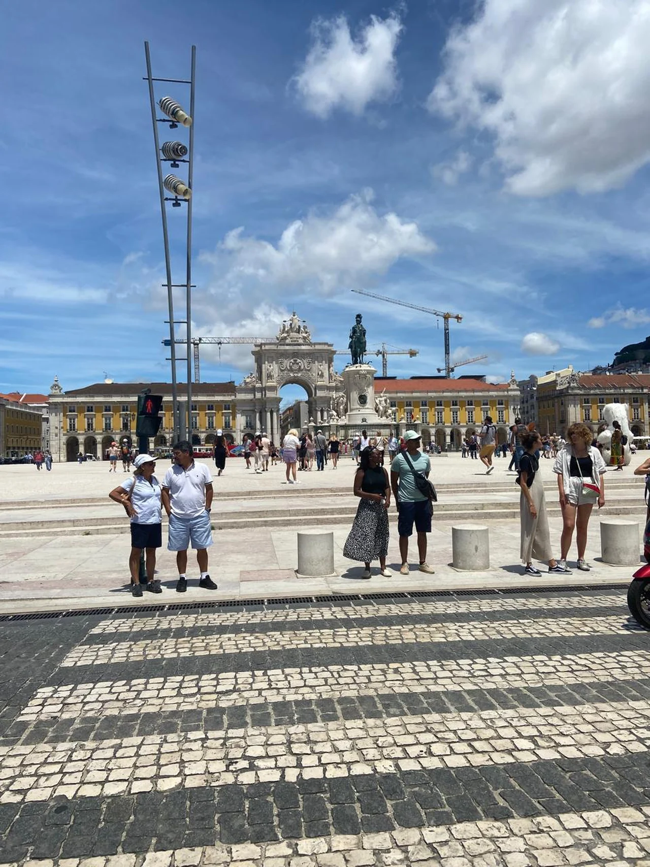 Lisbon Airport to Lisbon Transfer 3 - Lisbon Airport to Lisbon transfer Praça do Comércio