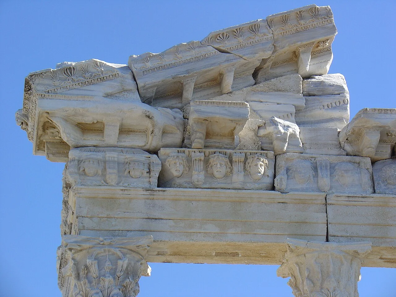 Antalya Airport to Manavgat Transfer 2 - Antalya Airport to Manavgat transfer Columns of the Temple of Apollo at Side